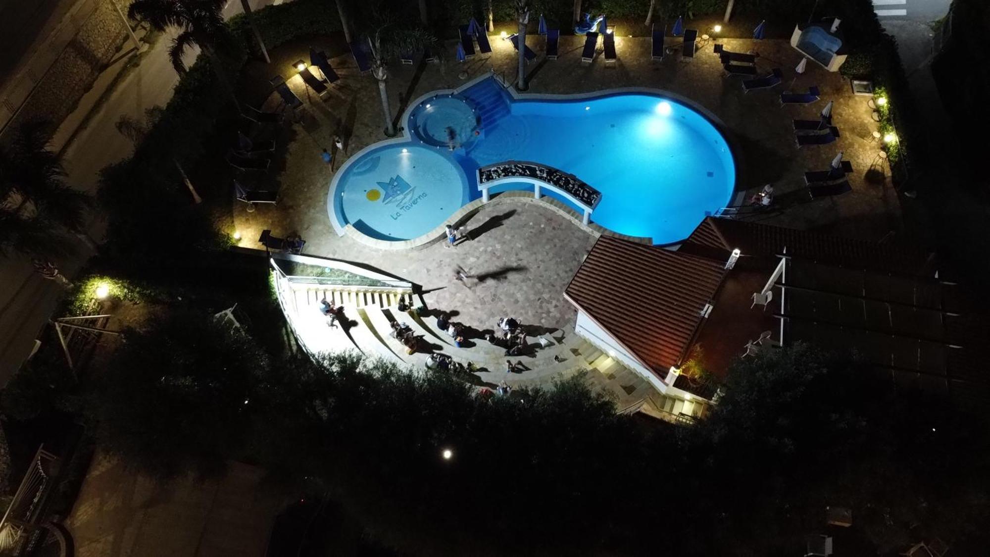 Residence Hotel La Taverna カーポ・ヴァチカーノ エクステリア 写真