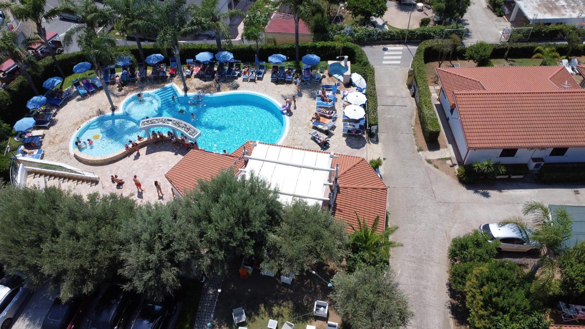 Residence Hotel La Taverna カーポ・ヴァチカーノ エクステリア 写真