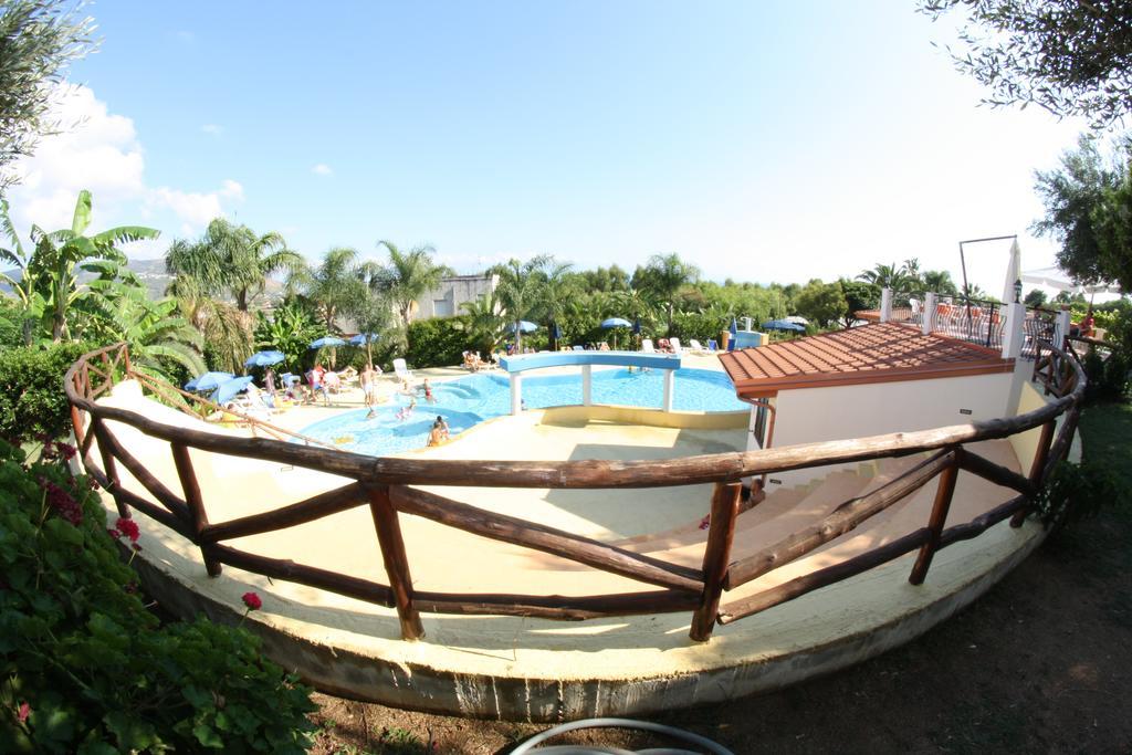 Residence Hotel La Taverna カーポ・ヴァチカーノ エクステリア 写真